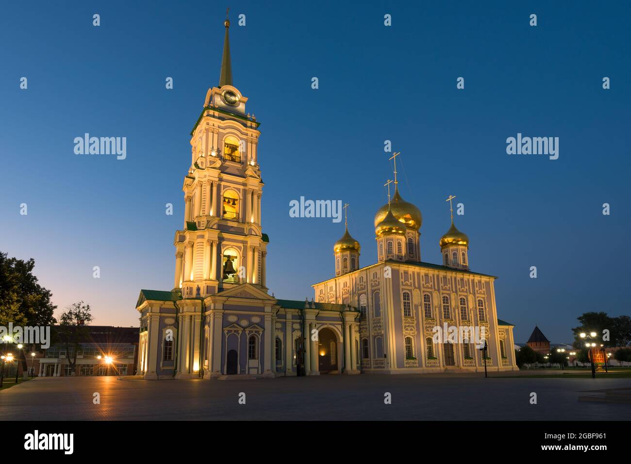 L'ancienne cathédrale de l'Assomption au crépuscule de juillet. Tula Kremlin, Russie Banque D'Images