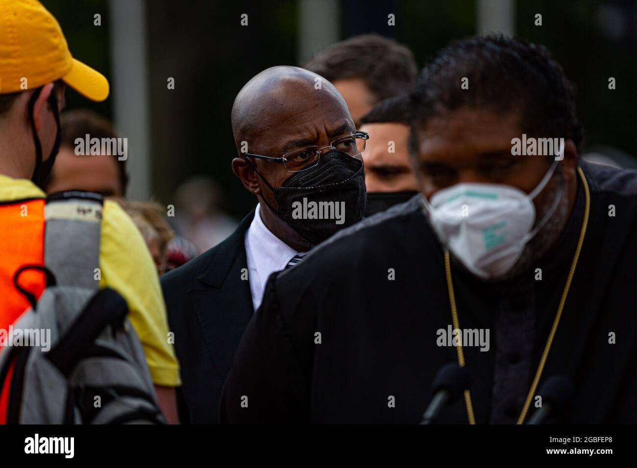 Washington DC, États-Unis. 03ème août 2021. SÉNATEUR AMÉRICAIN et pasteur américain de Géorgie Raphael Warnock. Le 2 août 2021, la campagne pour les pauvres s'est ralliée et a marché à Washington DC, où les dirigeants religieux, les travailleurs à bas salaires et les pauvres de tout le pays ont protesté pour que le Sénat américain met fin à l'obstruction parlementaire, protège le droit de vote et augmente le salaire minimum fédéral à 15 $ l'heure. Des centaines de personnes ont été arrêtées dans un acte non violent de désobéissance civile à l'extérieur du bâtiment du Sénat Hart. (Photo de Michael Nigro/Pacific Press) Credit: Pacific Press Media production Corp./Alay Live News Banque D'Images