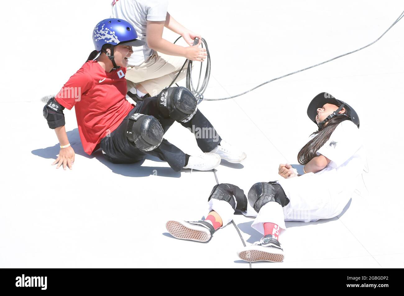 Tokyo, Japon. 4 août 2021. Sakura Yosozumi (JPN), Kokona Hiraki (JPN), 4 août 2021 - Skateboarding : finale du Parc des femmes au Parc sportif urbain Ariake lors des Jeux Olympiques de Tokyo en 2020 à Tokyo, au Japon. Credit: Itaru Chiba/AFLO/Alay Live News Banque D'Images