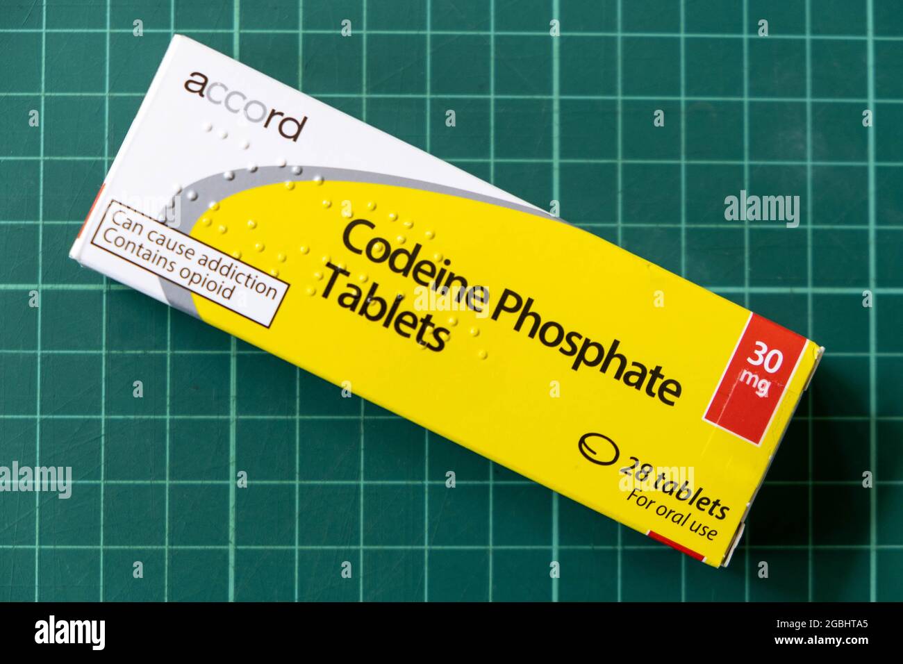 Londres Angleterre Royaume-Uni, août 4 2020, Pack de comprimés d'opiacés de phosphate de Codeine sans personne Banque D'Images