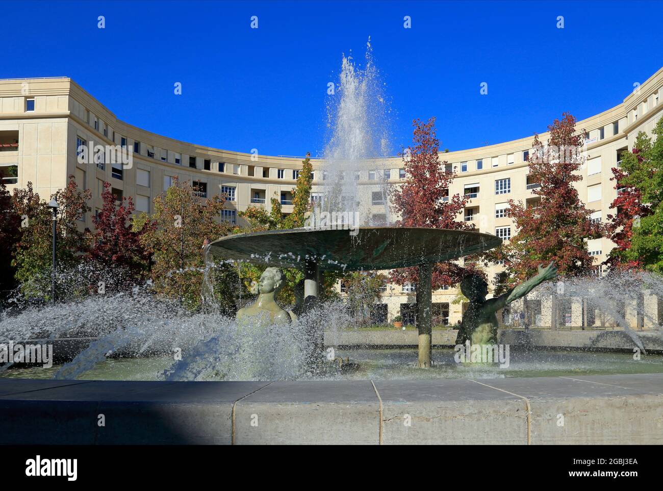 Fontaine 'les Ephèbes , place de Thessalie à Montpellier, Languedoc-Roussillon, France Banque D'Images