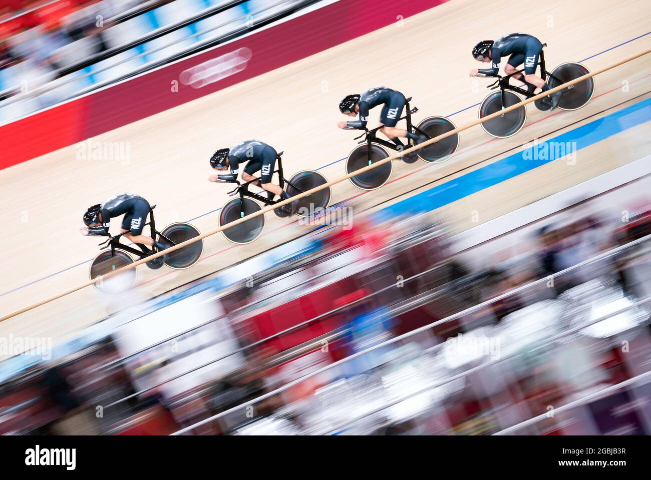 La Nouvelle-Zélande dans les finales de l'équipe masculine de poursuite pendant le vélo d'athlétisme à l'Izu Velodrome le douzième jour des Jeux Olympiques de Tokyo 2020 au Japon. Date de la photo: Mercredi 4 août 2021. Banque D'Images