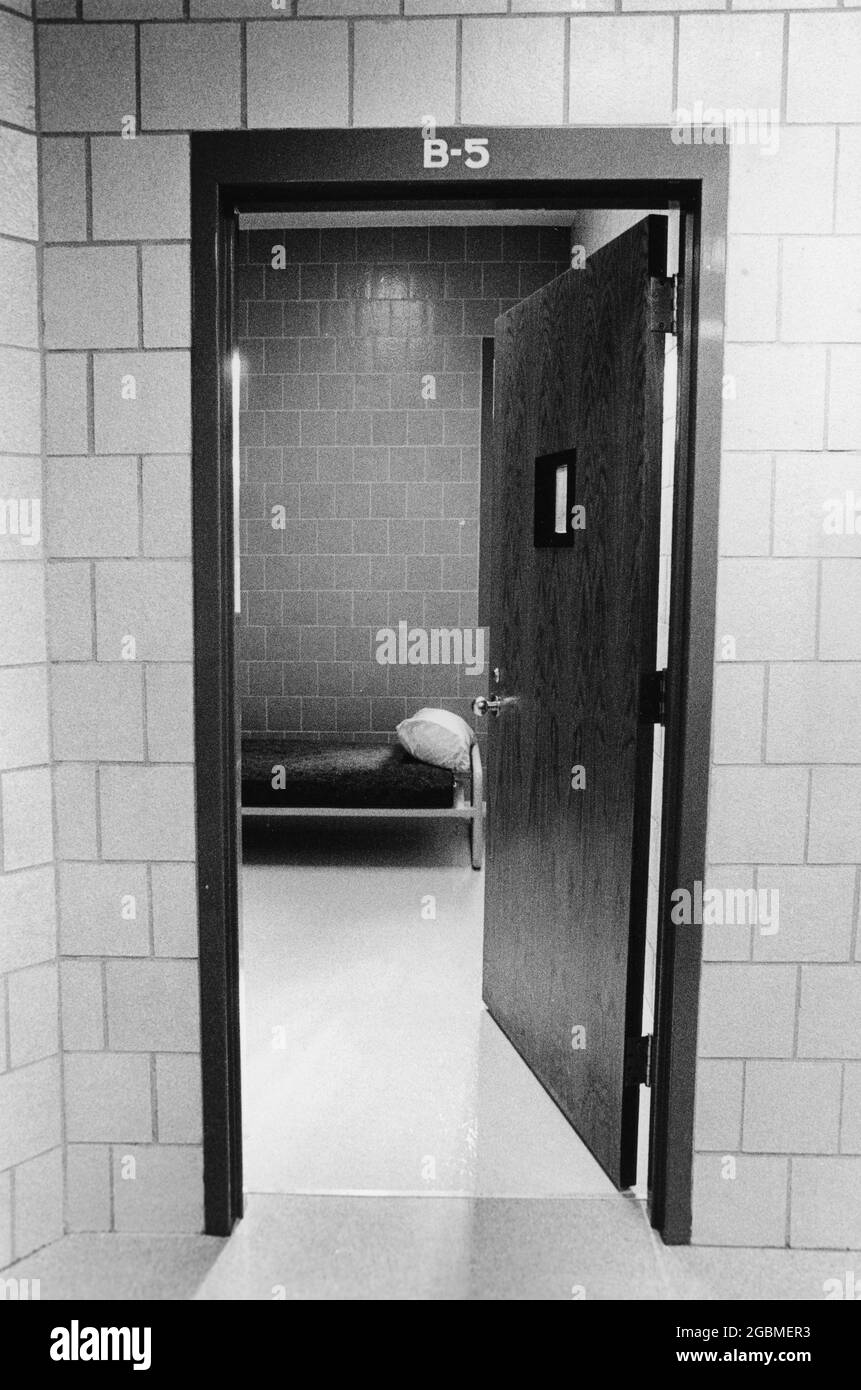 Austin, Texas États-Unis, vers 1991:Cell avec lit de camp au Centre de justice pour mineurs Gardner-Betts. ©Bob Daemmrich Banque D'Images