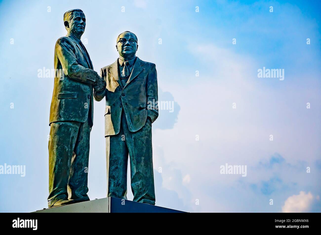 Une sculpture de Joseph Langan et John Leflore se tient à Unity point, le 1er août 2021, à Mobile, Alabama. Banque D'Images