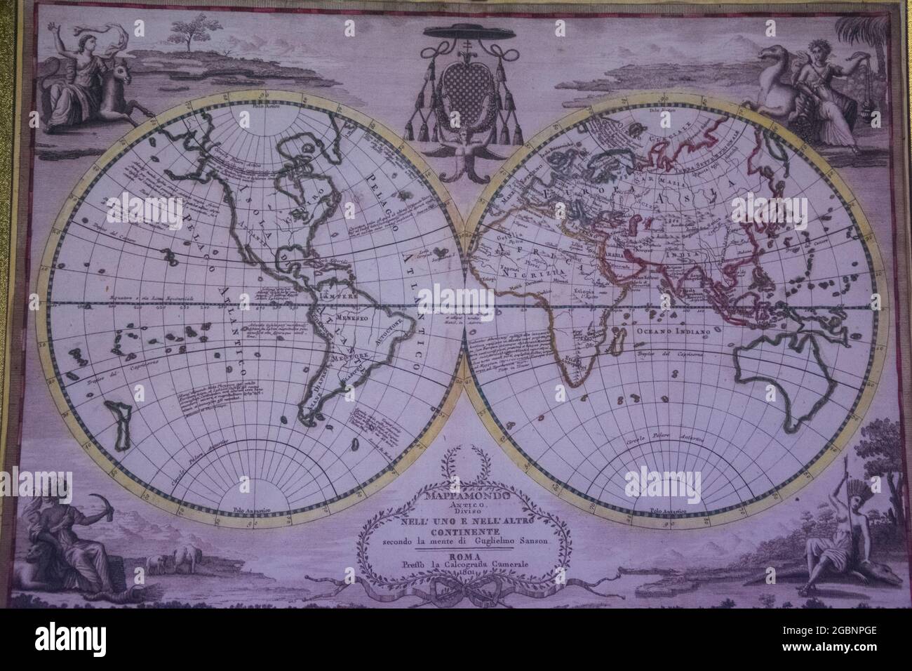 Gros plan d'une ancienne illustration d'une carte du monde en deux sphères Banque D'Images