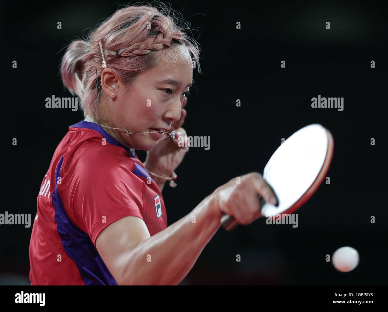 Tokyo, Japon. 5 août 2021. Soo Wai Yam, de Hong Kong, en Chine, participe au match de bronze de l'équipe féminine de tennis de table entre Hong Kong, en Chine et en Allemagne, aux Jeux Olympiques de Tokyo 2020 à Tokyo, au Japon, le 5 août 2021. Crédit: Wang Dongzhen/Xinhua/Alay Live News Banque D'Images