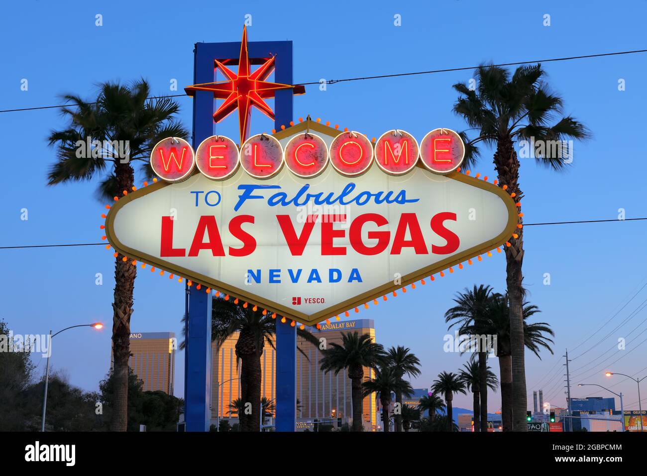 Géographie / Voyage, Etats-Unis, Nevada, Las Vegas, Las Vegas panneau de  bienvenue, la nuit, le Strip,  DROITS-SUPPLÉMENTAIRES-DÉSTOCKAGE-INFO-NON-DISPONIBLE Photo Stock - Alamy
