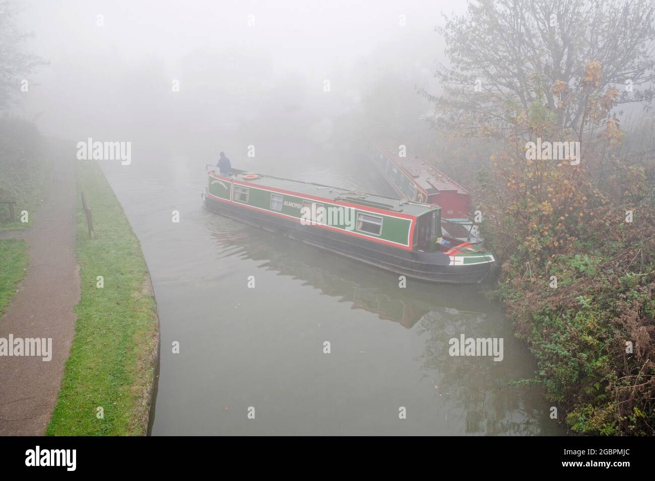 OPPS une bosse tôt le matin dans le remblai. Était-ce le coude ou le brouillard ?? C'est à Anderton, Cheshire., Credit:John Fairclough / Avalon Banque D'Images