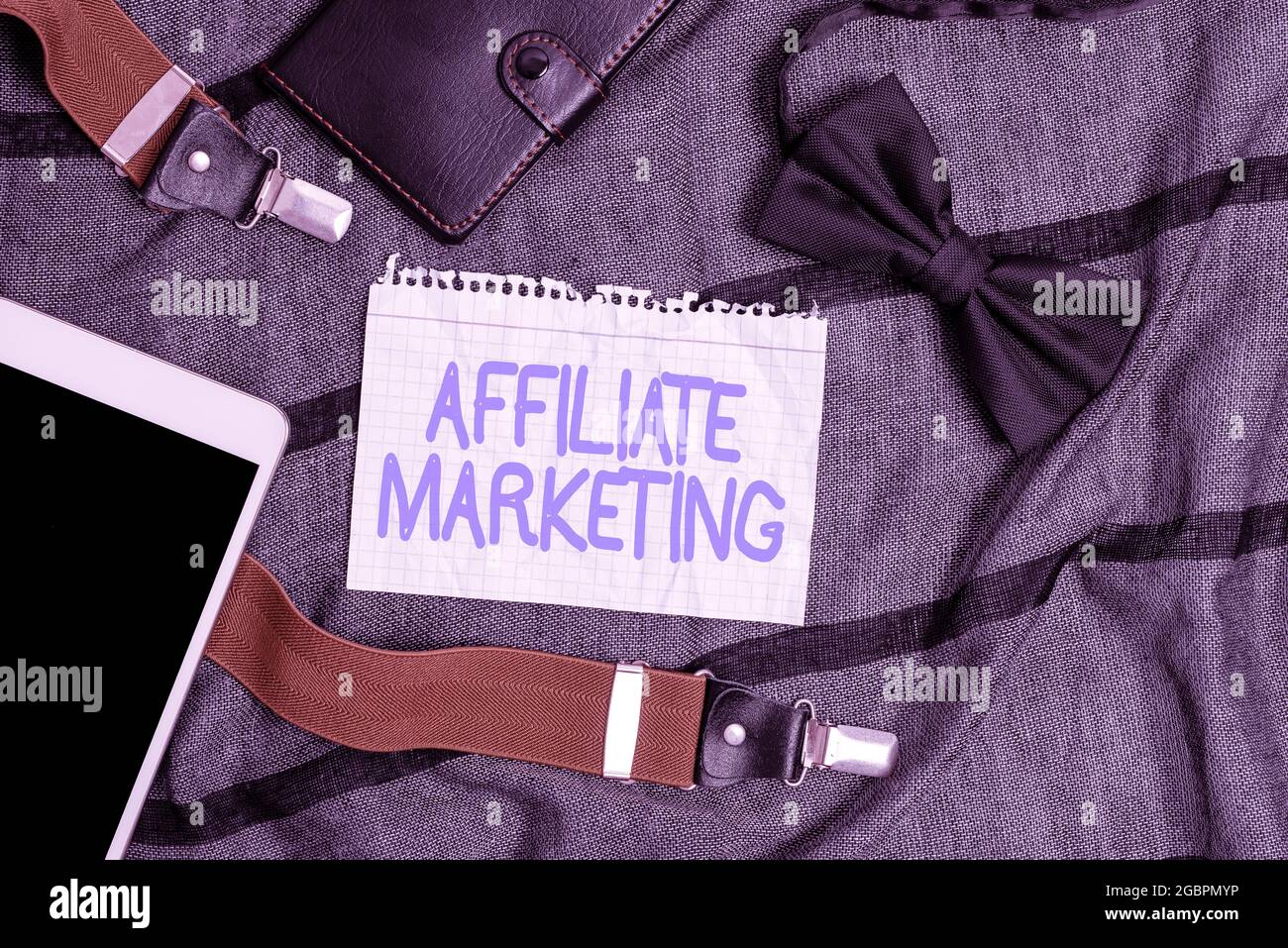 Affiche textuelle montrant le marketing affilié. Mot pour compensation aux éditeurs tiers pour générer des appels voix et vidéo de smartphone prospects, affichage Banque D'Images