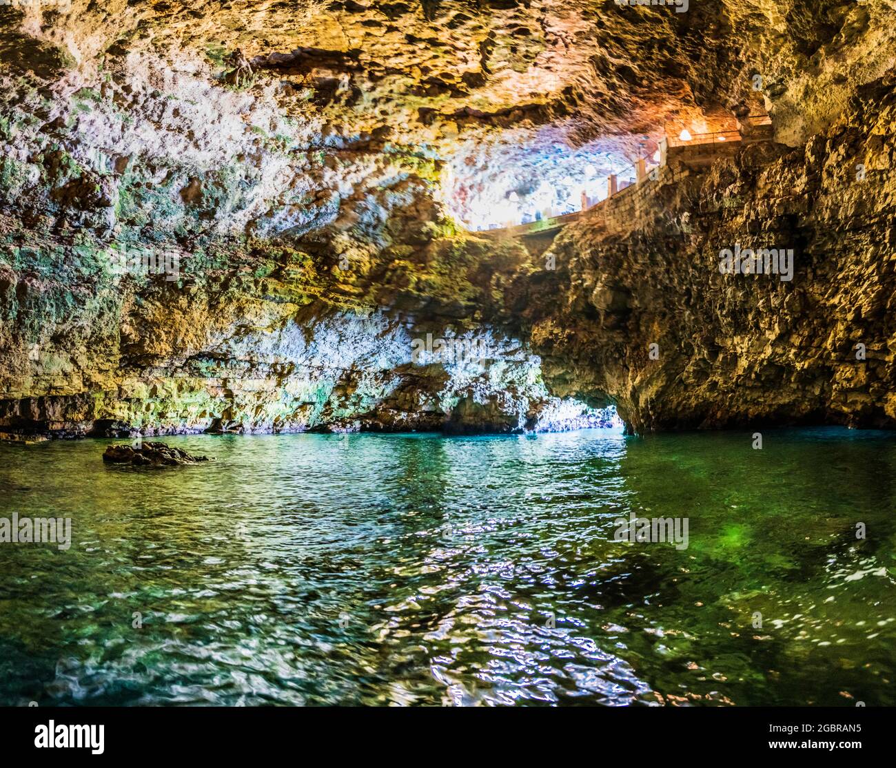 Polignano a Mare, grotte Palazzese Banque D'Images