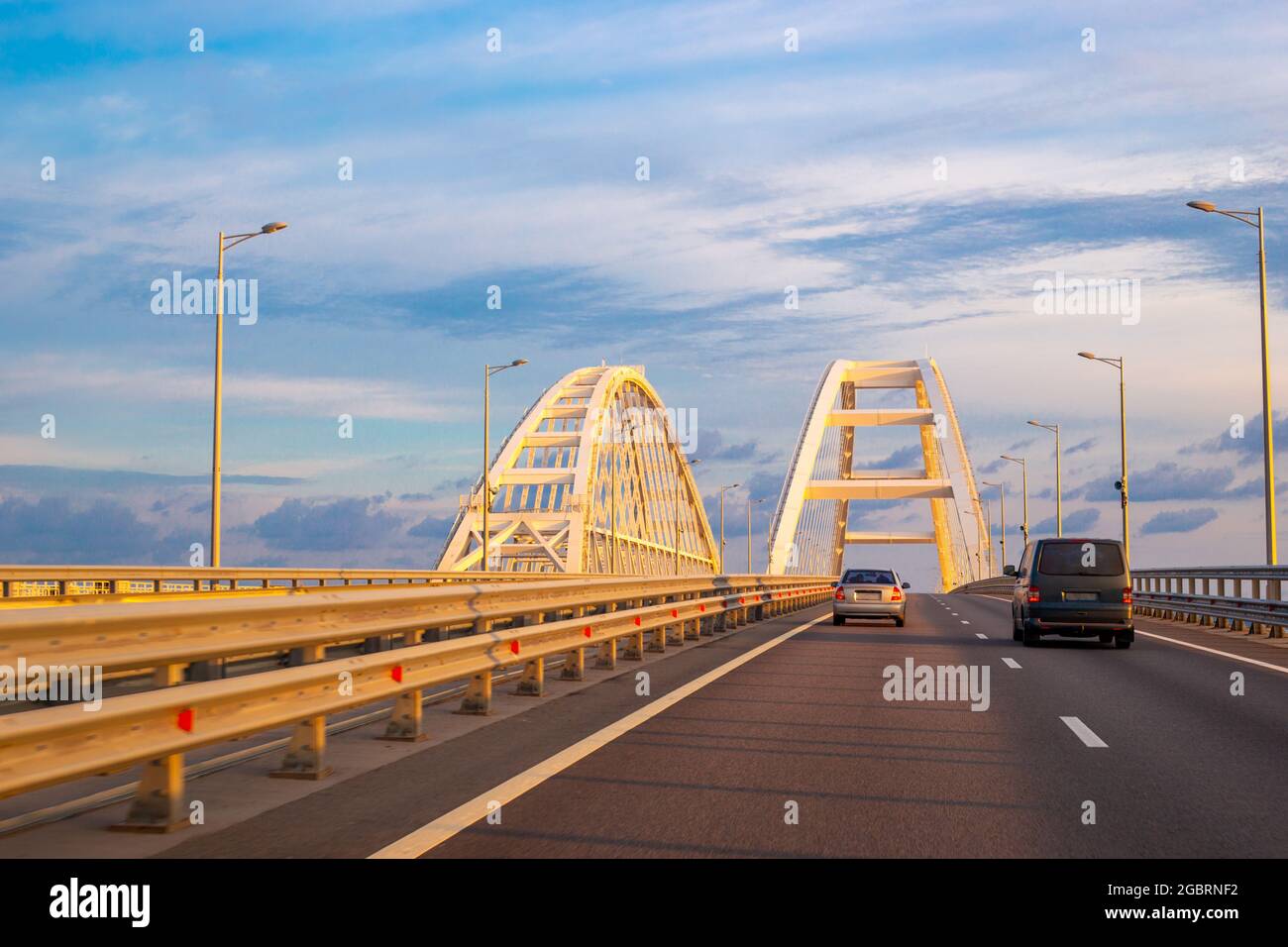 Voyagez sur le pont de Crimée à l'aube, la connexion de la péninsule avec le continent Banque D'Images