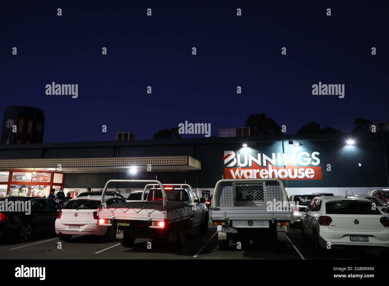 Sydney, Australie. 5 août 2021. Entrepôt de Bunings Ashfield. Credit: Richard Milnes/Alamy Live News Banque D'Images