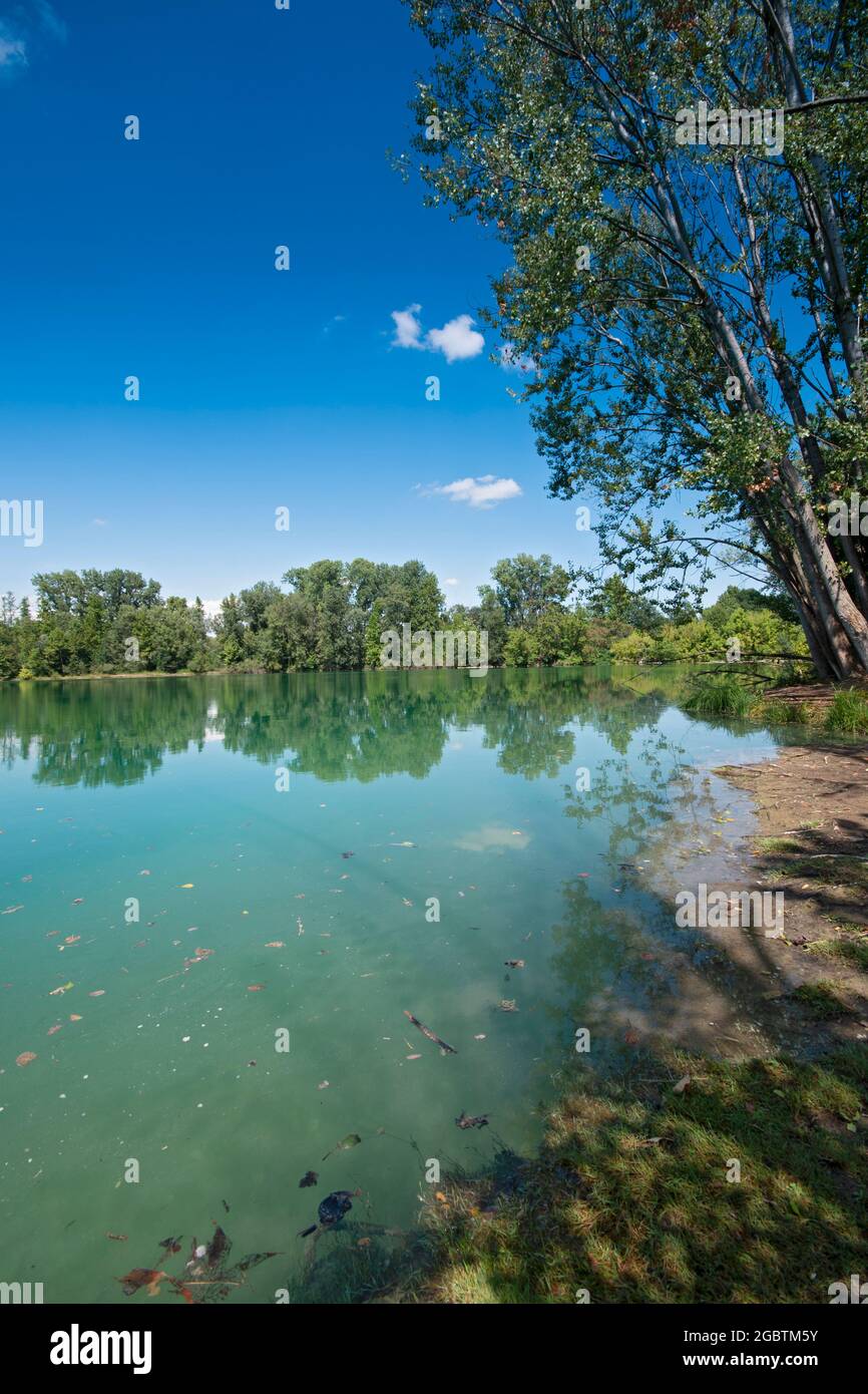 Italie, Lombardie, Ricengo, Lac des réflexions, choisi par le Directeur Luca Guadagnino pour la salle de bain scène du film appelez-moi par votre nom Banque D'Images