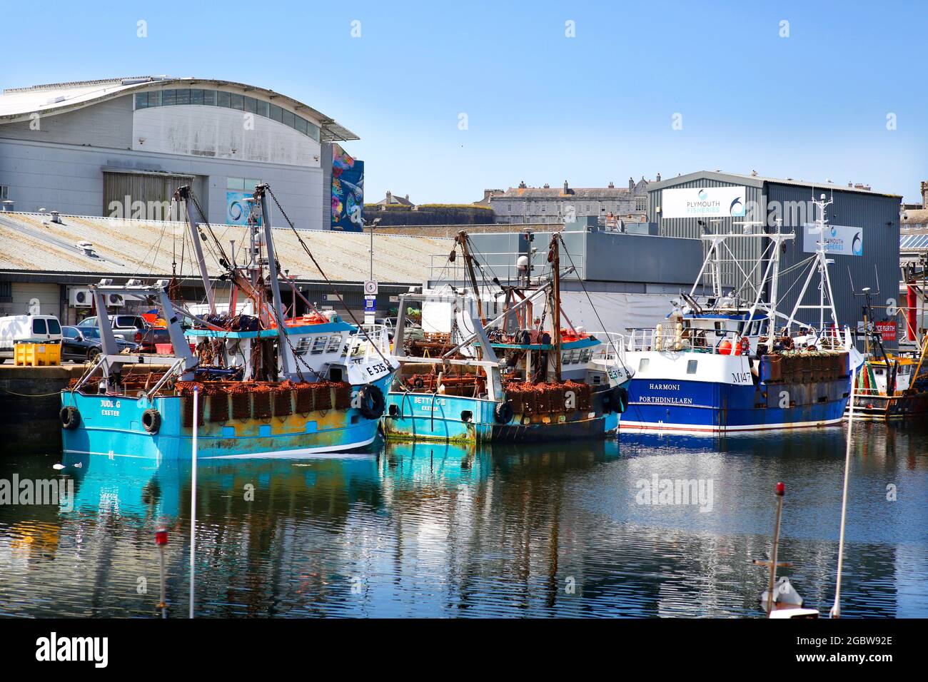 Marché aux poissons à Sutton Harbour, Plymouth, Devon, Royaume-Uni. Banque D'Images