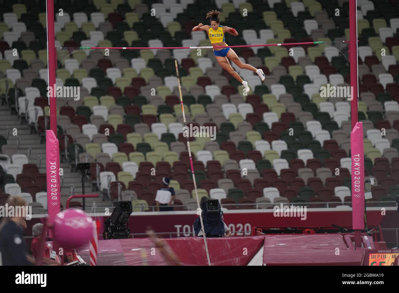 Tokyo, Japon. 5 août 2021; Stade olympique, Tokyo, Japon: Tokyo 2020 Jeux Olympiques d'été jour 13; finale de la voûte polaire de Womens; BENGTSSON Angelica efface son saut de 4.5 Banque D'Images