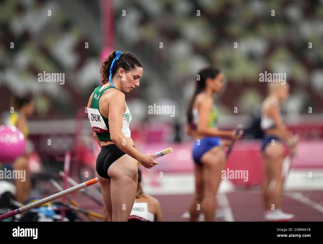 Tokyo, Japon. 5 août 2021 ; Stade olympique, Tokyo, Japon : Tokyo 2020 Jeux Olympiques d'été jour 13 ; finale de la voûte polaire de Womens, ZHUK Iryna de BLR se prépare pour son prochain saut Banque D'Images