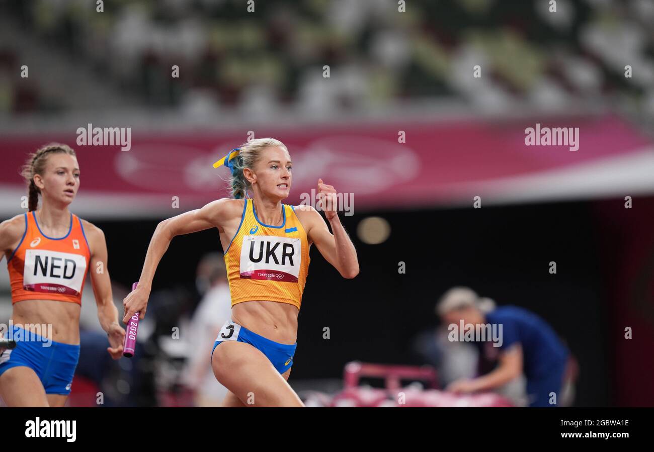 Tokyo, Japon. 5 août 2021 ; Stade olympique, Tokyo, Japon : Tokyo 2020 Jeux Olympiques d'été jour 13 ; équipe Ukraine dans les relais 4x400 mais n'a pas réussi à se qualifier Banque D'Images