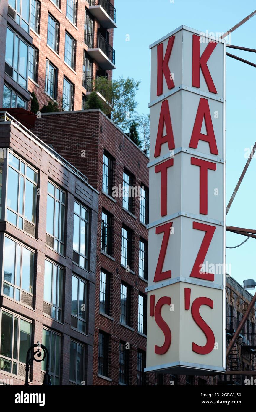 Grand signe du restaurant Katz's Delicatessen, Manhattan, New York Banque D'Images