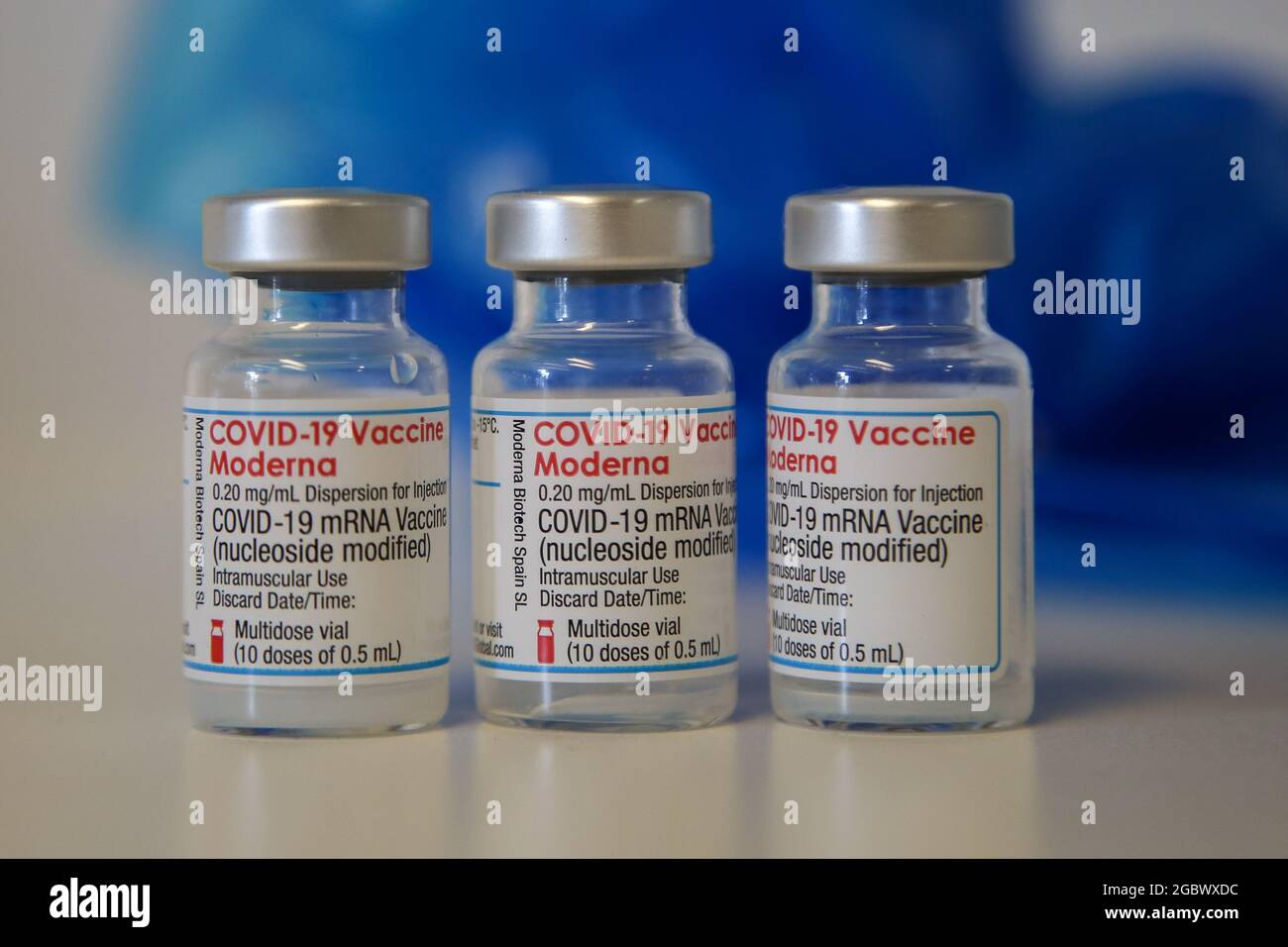 Londres, Royaume-Uni. 04e août 2021. Flacons contenant le vaccin Moderna Covid-19 vus dans un centre de vaccination de Londres. Crédit : SOPA Images Limited/Alamy Live News Banque D'Images