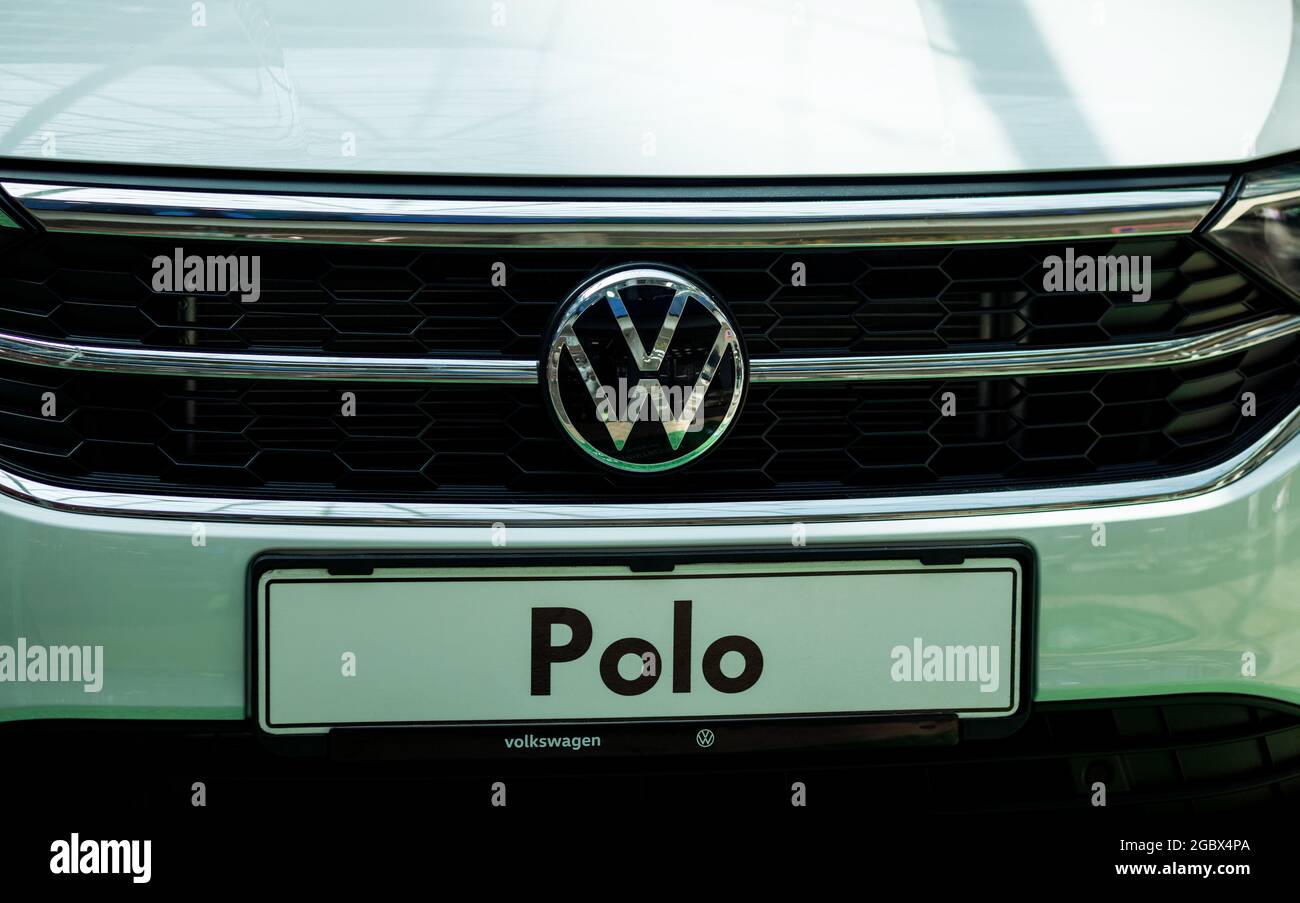 Minsk, Bélarus, août 2021 - logo de la société Volkswagen. vw polo Banque D'Images