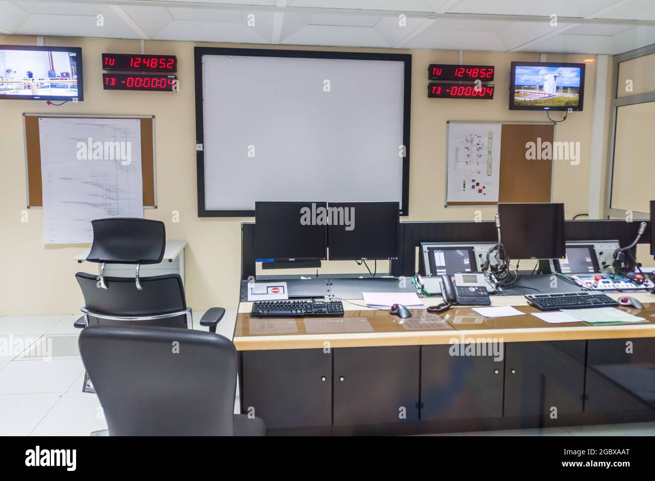 KOUROU, GUYANE FRANÇAISE - 4 AOÛT 2015: Centre de contrôle de la fusée Vega à Ariane zone de lancement 3 immeuble au Centre Spatial Guyanais (Centre spatial de la Guyane) i Banque D'Images