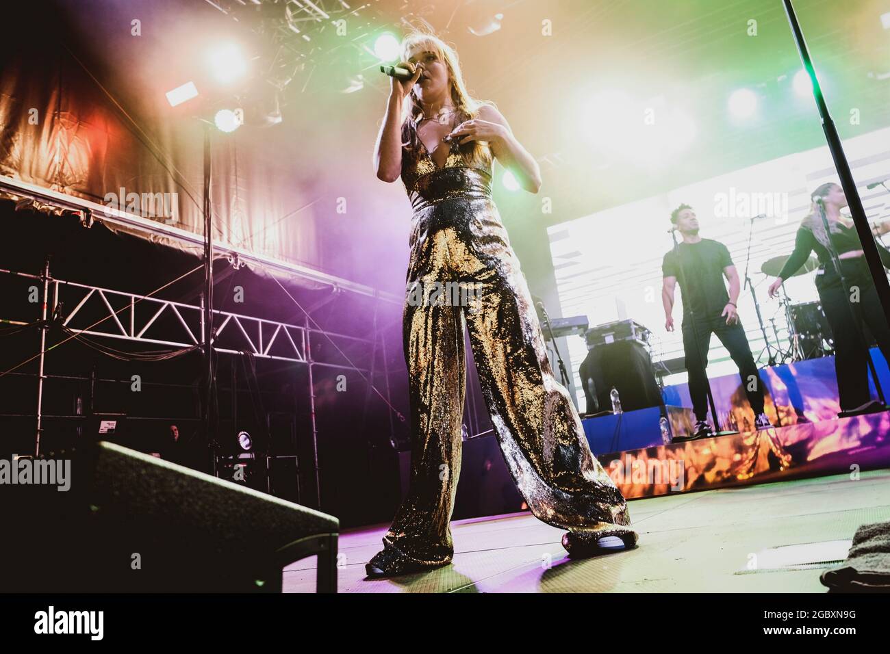 Newcastle, Royaume-Uni. 5 août 2021: Becky Hill se produit à Live de Times Square à Newcastle upon Tyne le 5 août 2021. Crédit : Thomas Jackson/Alay Live News Banque D'Images