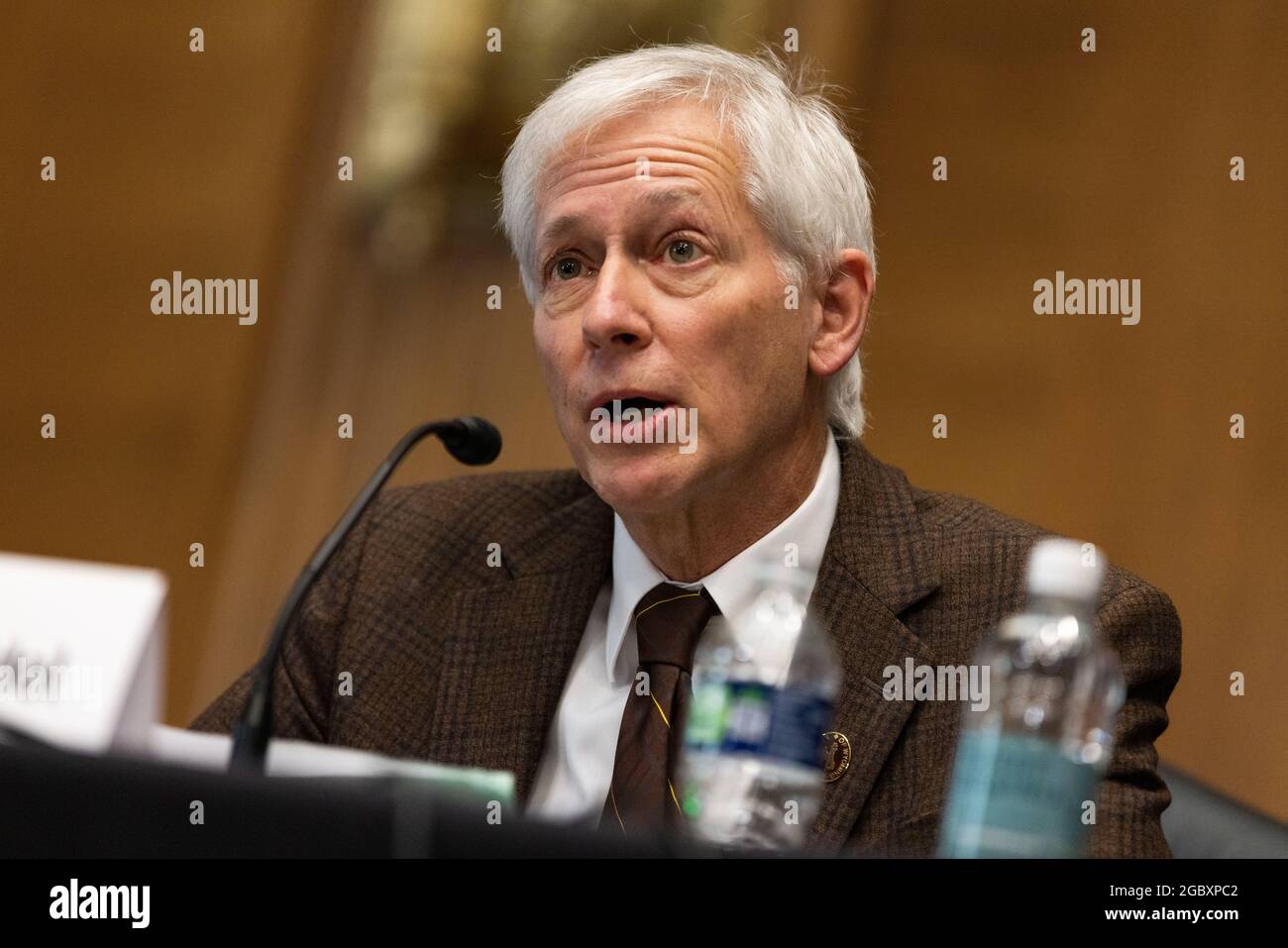 Washington, États-Unis d'Amérique. 05 août 2021. Le Dr Edward Seidel, président de l'Université du Wyoming, témoigne devant le Comité sénatorial de l'énergie et des ressources naturelles lors d'une audience portant sur le rôle et les programmes au sein de l'Office of Science du ministère de l'énergie, à Capitol Hill, à Washington, DC, aux États-Unis, le 5 août 2021. Crédit: Aaron Schwartz/CNP/Sipa USA crédit: SIPA USA/Alay Live News Banque D'Images