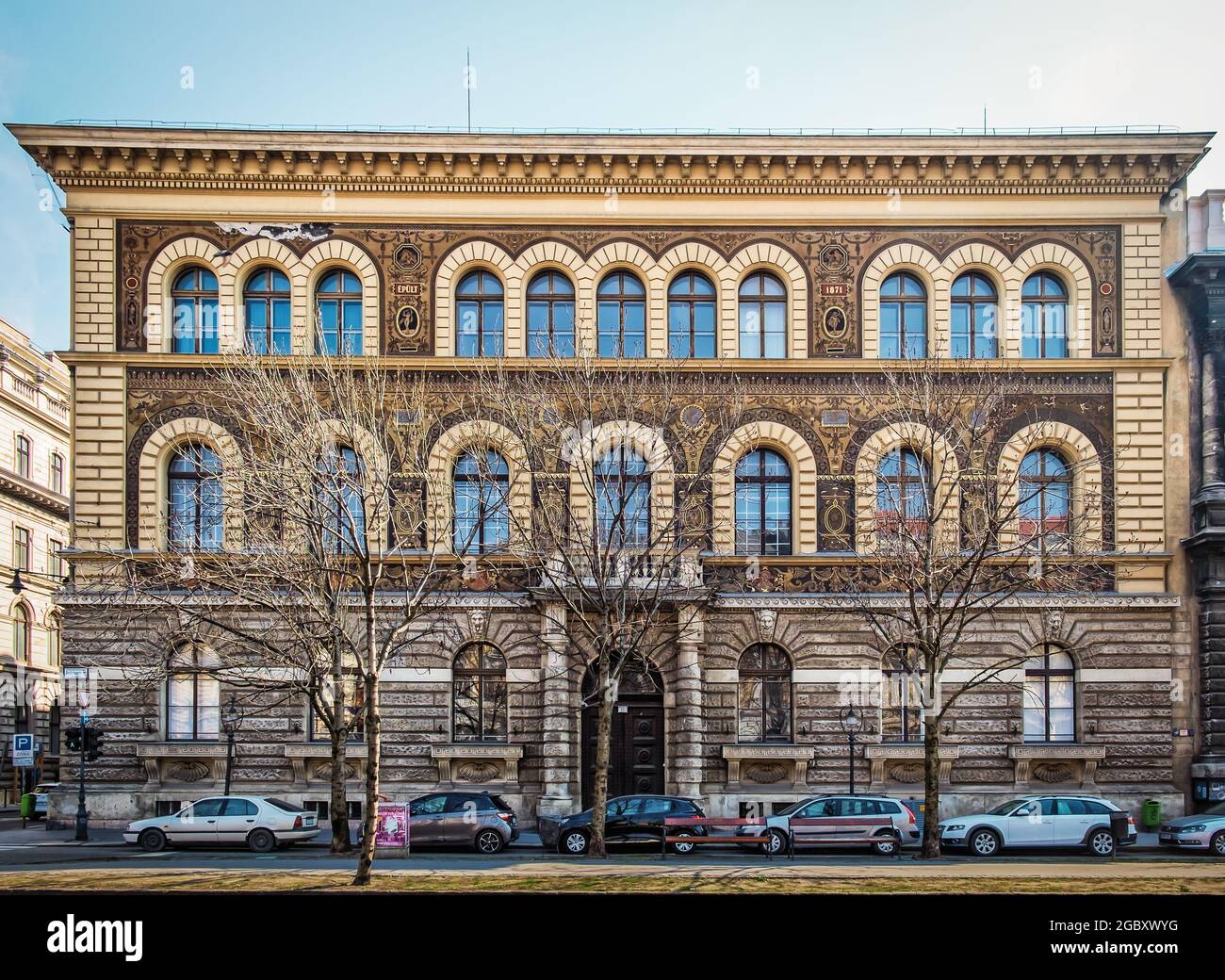 Budapest, Hongrie, mars 2020, vue de l'Université hongroise des Beaux-Arts sur l'avenue Andrássy Banque D'Images