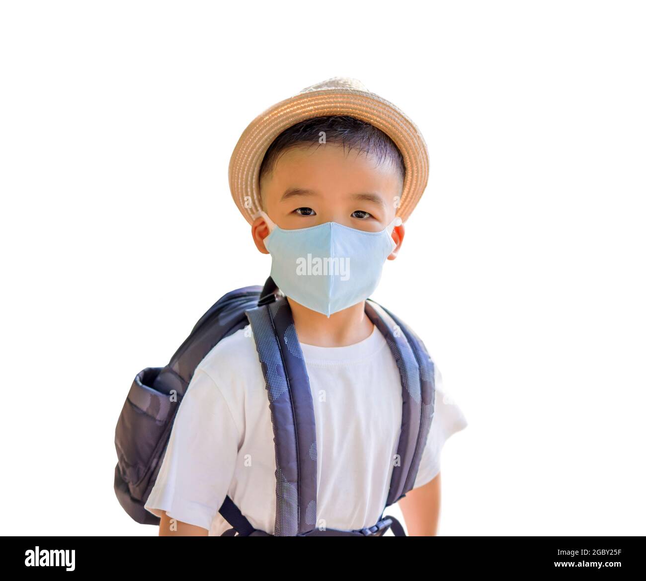 Joyeux garçon dans un masque médical et profitez de vacances d'été Banque D'Images