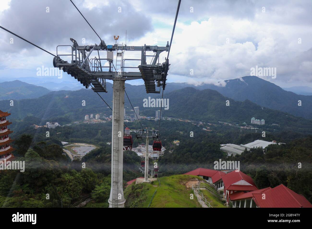 GENTING HIGHLAND, MALAISIE - 22 novembre 2019 : téléphérique d'Awana Skyway, l'une des attractions les plus populaires de Genting Highland, offrant une méthode de Banque D'Images