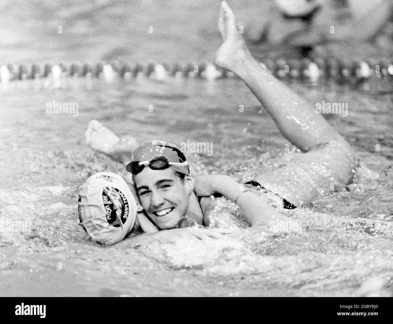 Austin Texas USA, 1988: Tracey McFarlane, nageuse de femmes de l'Université du Texas, célèbre après avoir remporté le coup de sein de 200 aux essais olympiques. ©Bob Daemmrich Banque D'Images