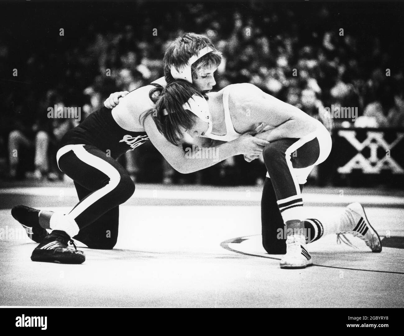 Madison Wisconsin États-Unis, 1974 : finale des tournois de wresanting de l'État du lycée. Le futur médaillé olympique Andy rein est à gauche. ©Bob Daemmrich Banque D'Images