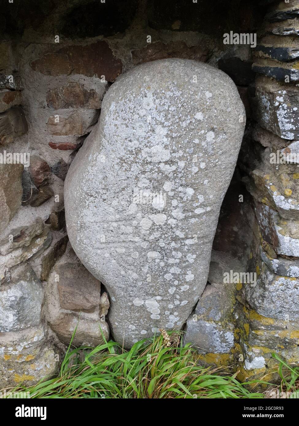 Le celte médiéval du début chrétien du 7ème au 9ème siècle, crosse en pierre d'anneau trouvée dans un mur gallois à Martin's Haven Pembrokeshire South Wales, stock photo ima Banque D'Images