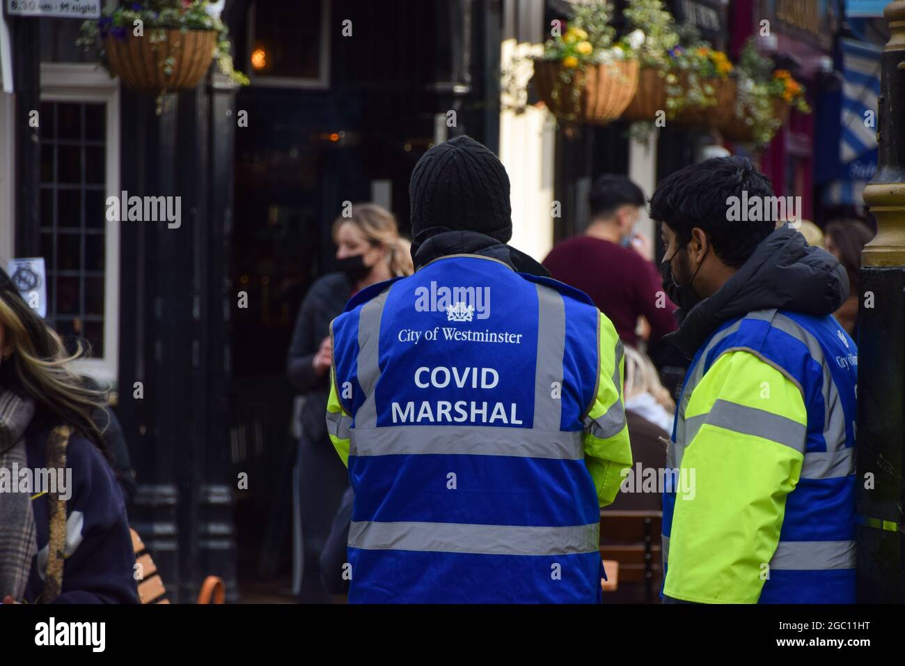Londres, Royaume-Uni. 14 avril 2021. Covid s'est mis en patrouille dans Old Compton Street, Soho. Banque D'Images