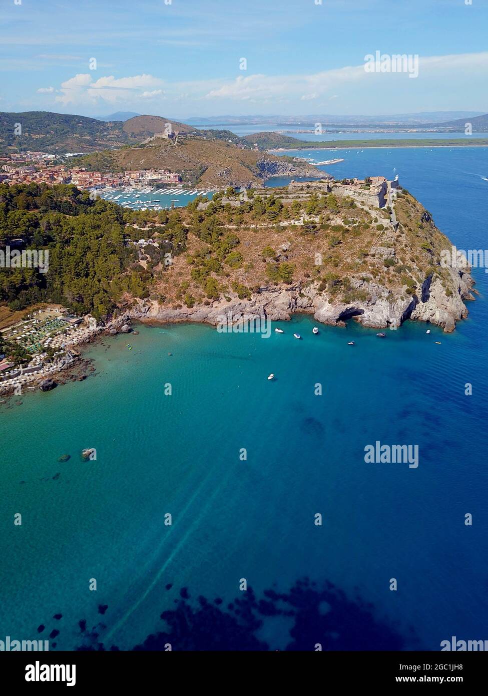 Italie, Toscane, province de Grosseto, Argentario, vue aérienne de la forteresse Aldobrandesca de Porto Ercole, plus communément connue sous le nom de l'espagnol FO Banque D'Images