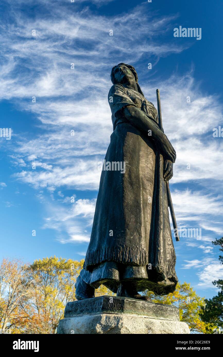 La statue d'Évangéline à l'église Memorial du lieu historique national Grand-pré, Wolfville, Nouvelle-Écosse, Canada. Banque D'Images