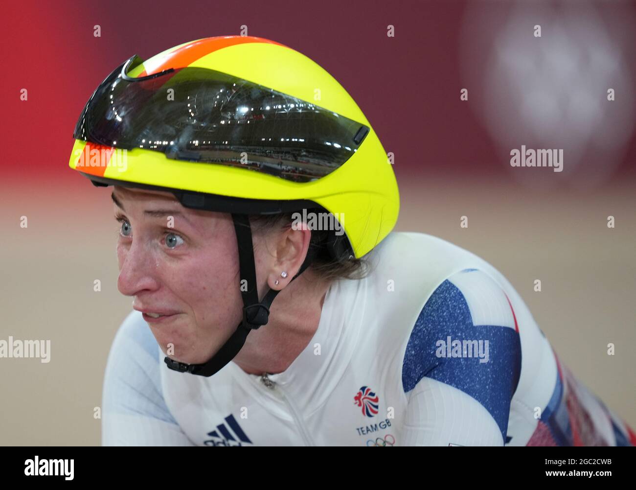 (210806) --IZU, le 6 août 2021 (Xinhua) -- Laura Kenny, de Grande-Bretagne, célèbre après la finale féminine de madison sur piste cyclable aux Jeux Olympiques de Tokyo en 2020, à Izu, au Japon, le 6 août 2021. (Xinhua/HE Changshan) Banque D'Images
