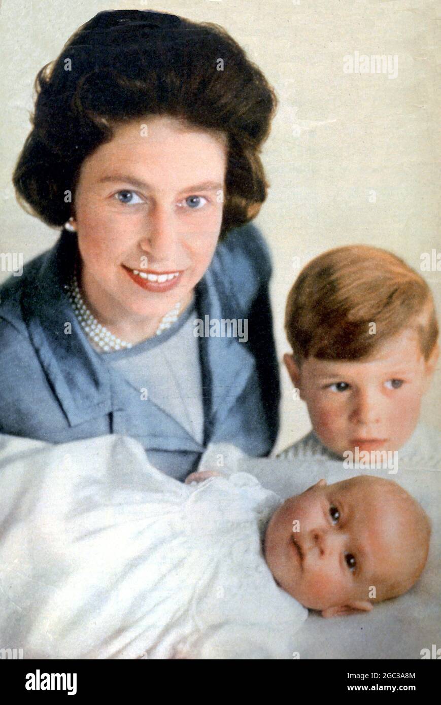 La reine Elizabeth II avec Andrew et Edward en 1964 - ©TopFoto Banque D'Images