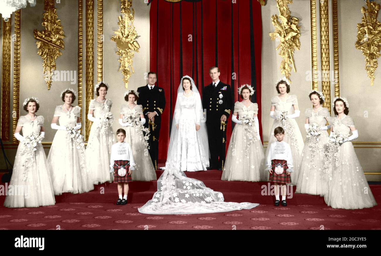 Mariage royal. S.A.R. la princesse Elizabeth et le duc d'Édimbourg. Le couple de mariée avec les bridesmaides. 20 novembre 1947 image colorisée par TopFoto production 03 05 2017 Banque D'Images