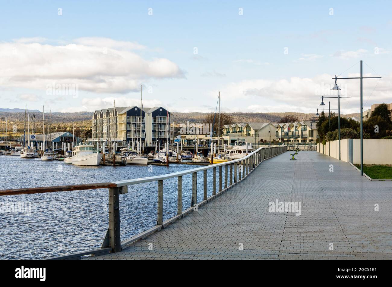 Alexandra traverse la North Esk River, la plus longue rivière de Tasmanie - Launceston, Tasmanie, Australie Banque D'Images