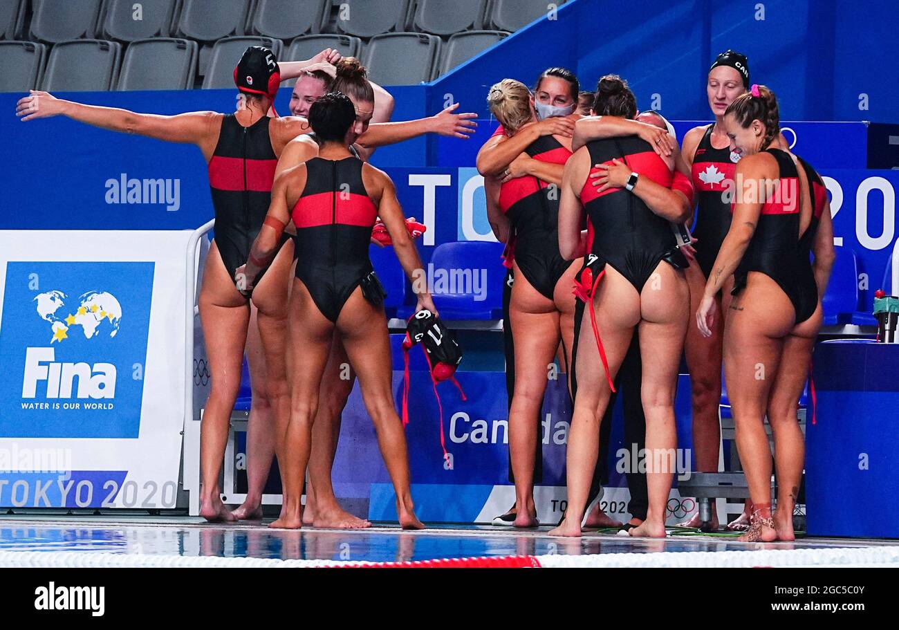 Tokyo, Japon. 7 août 2021. Les joueurs du Canada célèbrent après avoir remporté le 7e-8e match féminin de la compétition de water-polo entre la Chine et le Canada aux Jeux olympiques de Tokyo en 2020 à Tokyo, au Japon, le 7 août 2021. Credit: Xu Chang/Xinhua/Alay Live News Banque D'Images
