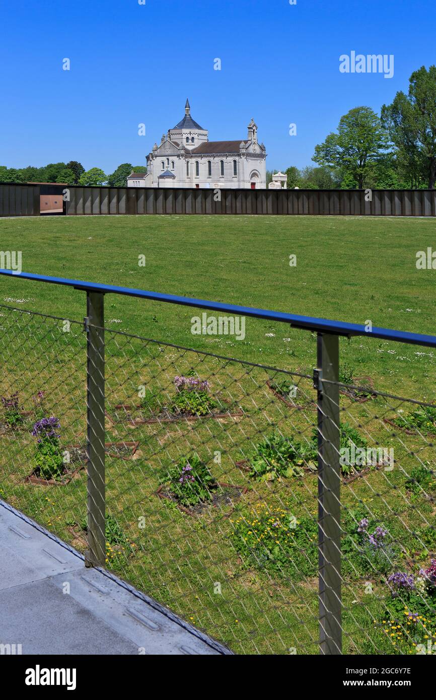 L'anneau de la mémoire (anneau de la mémoire) à Ablain-Saint-Nazaire, France avec +500 000 noms de victimes de la guerre mondiale qui sont mortes à pas-de-Calais Banque D'Images