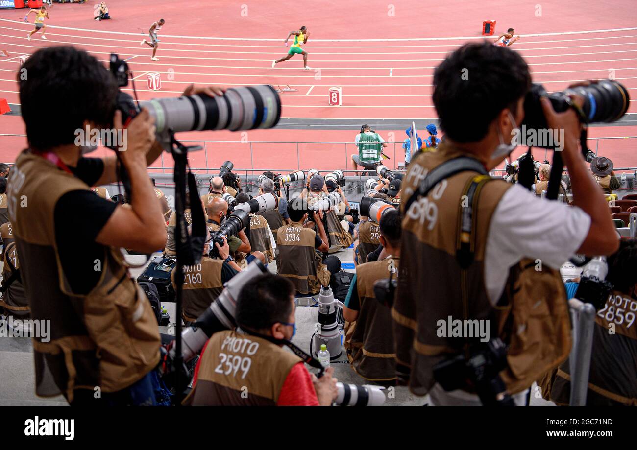 Action, en avant-plan photographes, fonctionnalité, photo symbolique, motif de bord, athlétisme, Finale 4 x 100 m relais des hommes, finale de relais 4 x 100 m pour hommes, le 6 août 2021 Jeux Olympiques d'été 2020, du 23 au 7 juillet. - 08.08.2021 à Tokyo/Japon. Banque D'Images