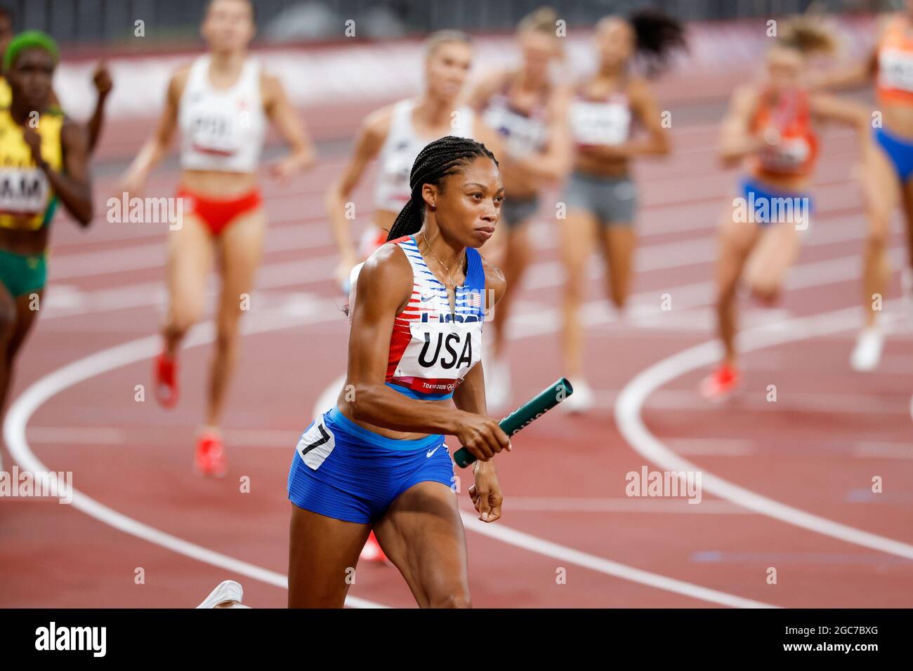 Tokyo, Japon. 07e août 2021. Allyson Felix des États-Unis fait des sprints autour de la piste lors de la finale féminine de 4x400m au stade olympique lors des Jeux olympiques d'été de 2020 à Tokyo, au Japon, le samedi 7 août 2021. Les États-Unis ont pris l'or avec un temps de 3:16.85 tandis que la Pologne a pris l'argent avec un temps de 3:20.53 et la Jamaïque prenant le bronze avec un temps de 3:21.24. Photo par Tasos Katopodis/UPI crédit: UPI/Alay Live News Banque D'Images