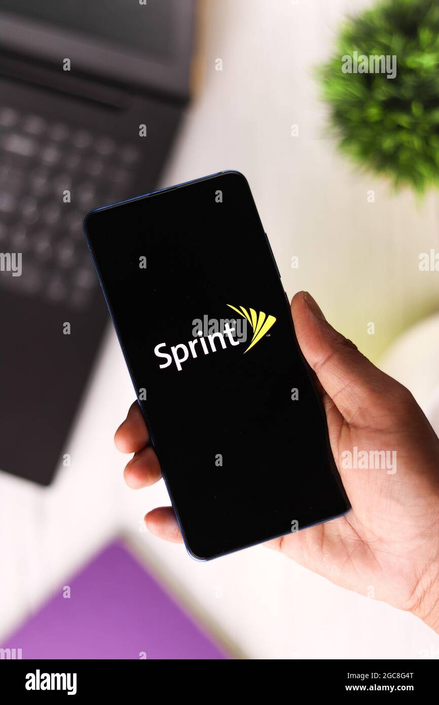 Assam, Inde - 6 août 2021 : image de stock du logo Sprint Corporation sur l'écran du téléphone. Banque D'Images