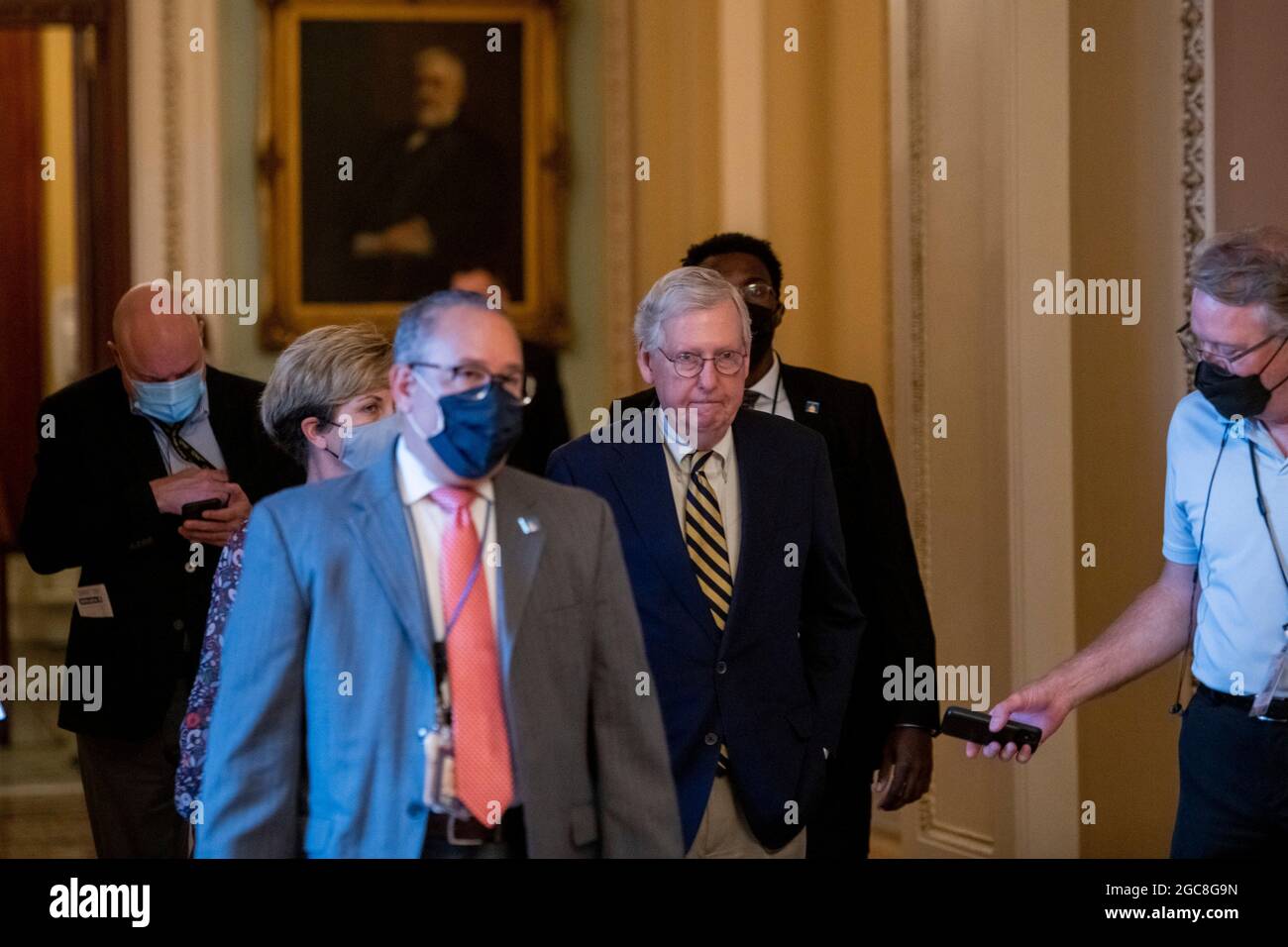 Washington, Vereinigte Staaten. 07e août 2021. Mitch McConnell, chef de la minorité au Sénat des États-Unis (républicain du Kentucky) arrive au Capitole des États-Unis alors que le Sénat se prépare à se réunir à Washington, DC, le samedi 7 août 2021. Credit: Rod Lamkey/CNP/dpa/Alay Live News Banque D'Images