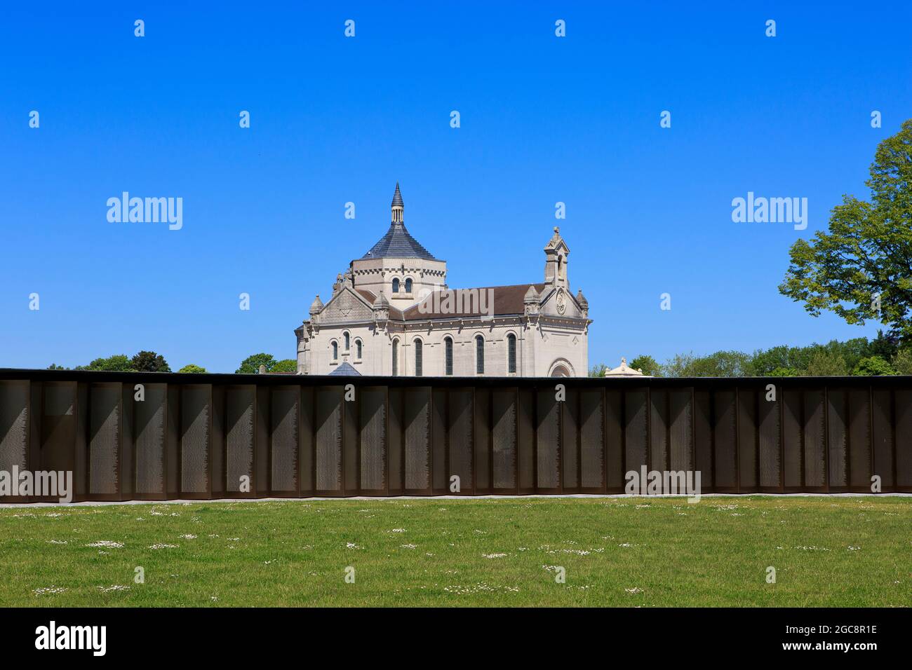 L'anneau de la mémoire (anneau de la mémoire) à Ablain-Saint-Nazaire, France avec +500 000 noms de victimes de la guerre mondiale qui sont mortes à pas-de-Calais Banque D'Images