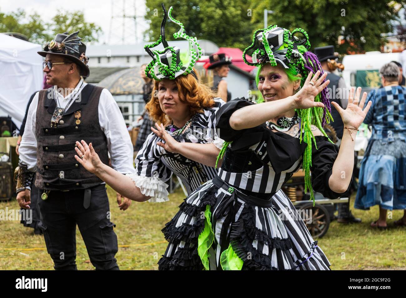 Mia Marre et Lady Frankenstein au Steampunk Jubilee Market 2021 au LWL-Industriemuseum Schiffshebewerk Henrichenburg Banque D'Images