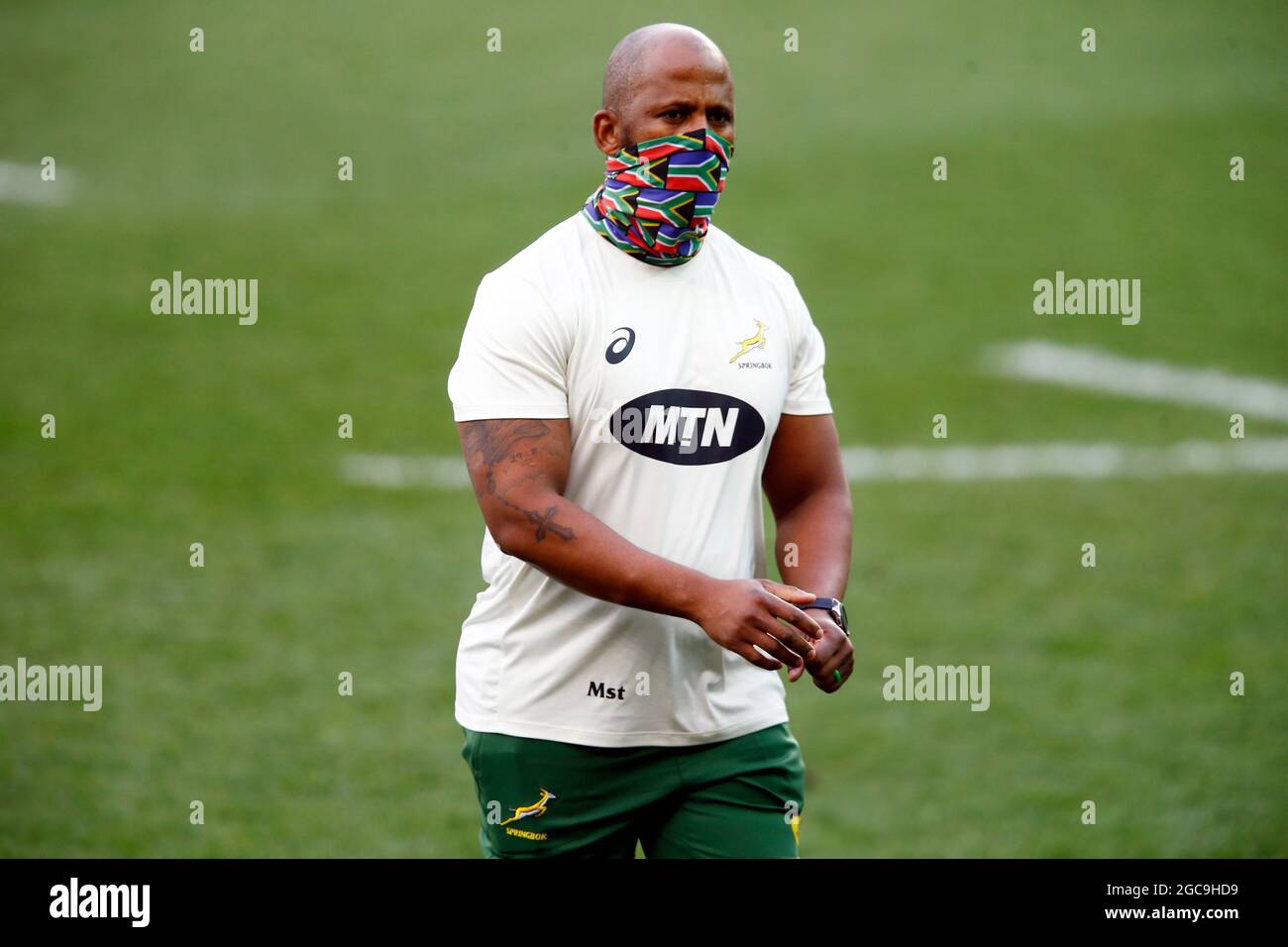 Le bâton Mzwandile d'Afrique du Sud (entraîneur de dos) lors de la série Lions de Castle Lager, troisième match de test au stade du Cap, au Cap, en Afrique du Sud. Date de la photo: Samedi 8 août 2021. Banque D'Images