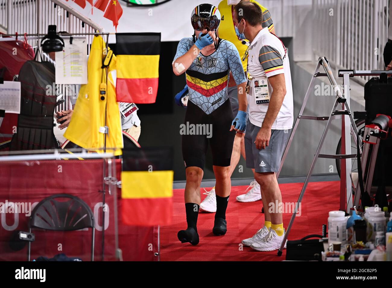 Le cycliste belge Lotte Kopecky quitte la course pendant la course de scratch, première partie de l'Omnium course cycliste féminin le 17 jour de la Tokyo 20 Banque D'Images